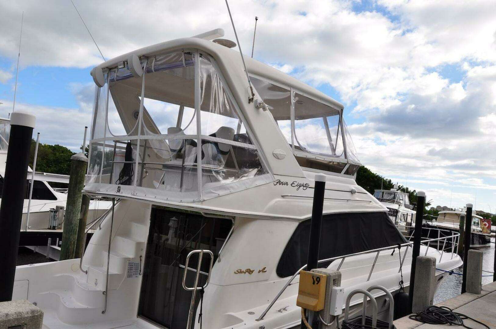 1998 Sea Ray 480 Sedan Bridge - Image 11