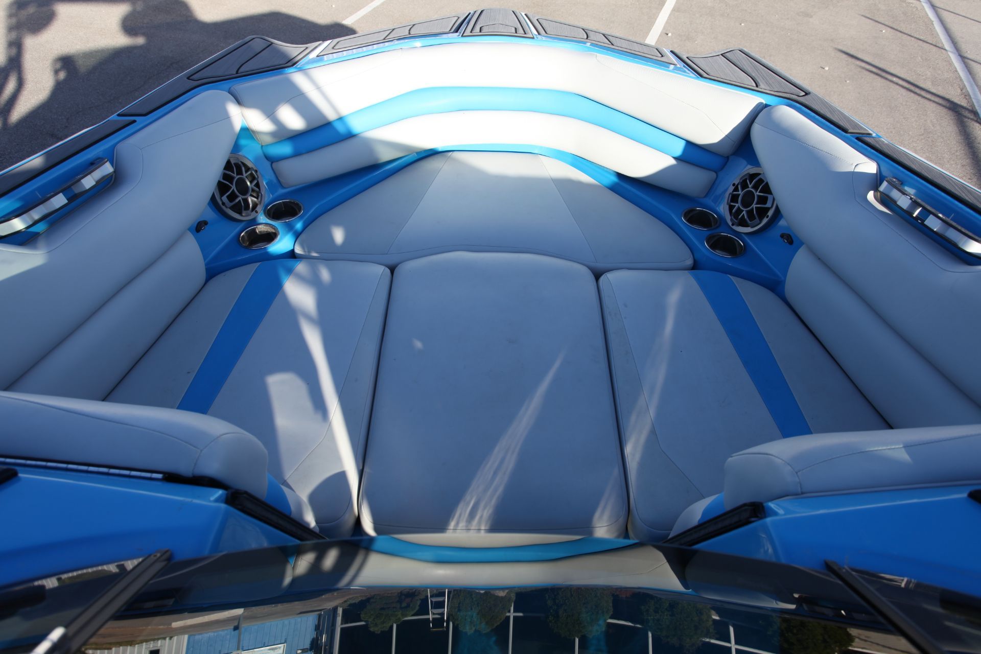2019 Axis A24 - 5