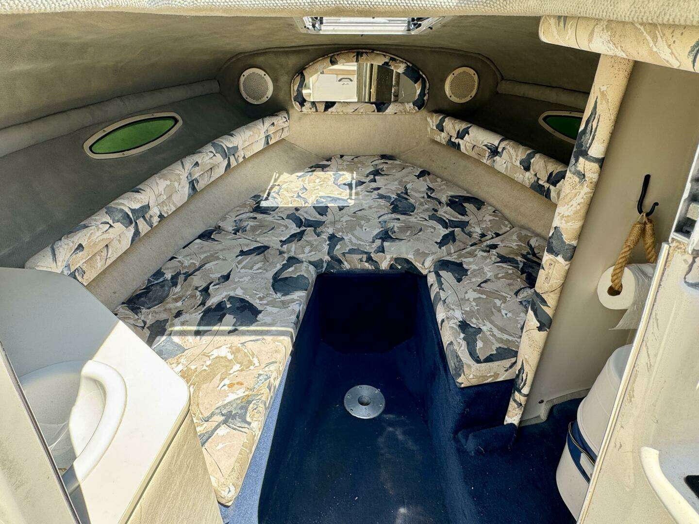1999 Sea Ray 215 Express Cruiser - Image 39