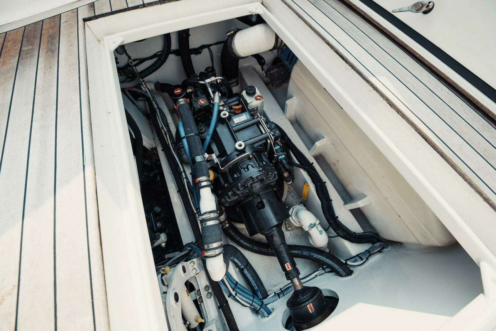 2016 F&S 40 Open Express - Image 32