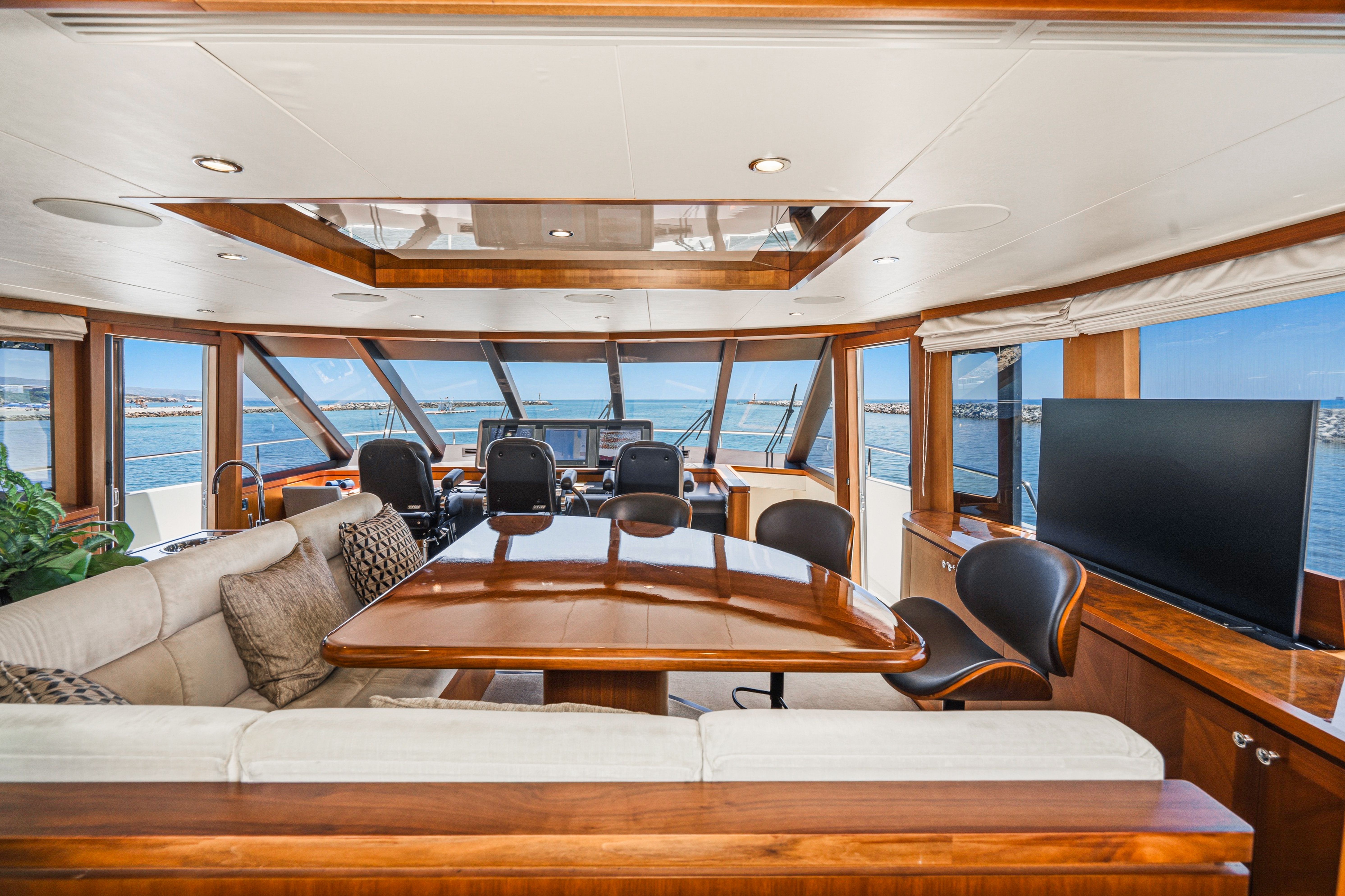 2015 Ocean Alexander 90 Skylounge Motoryacht - 75