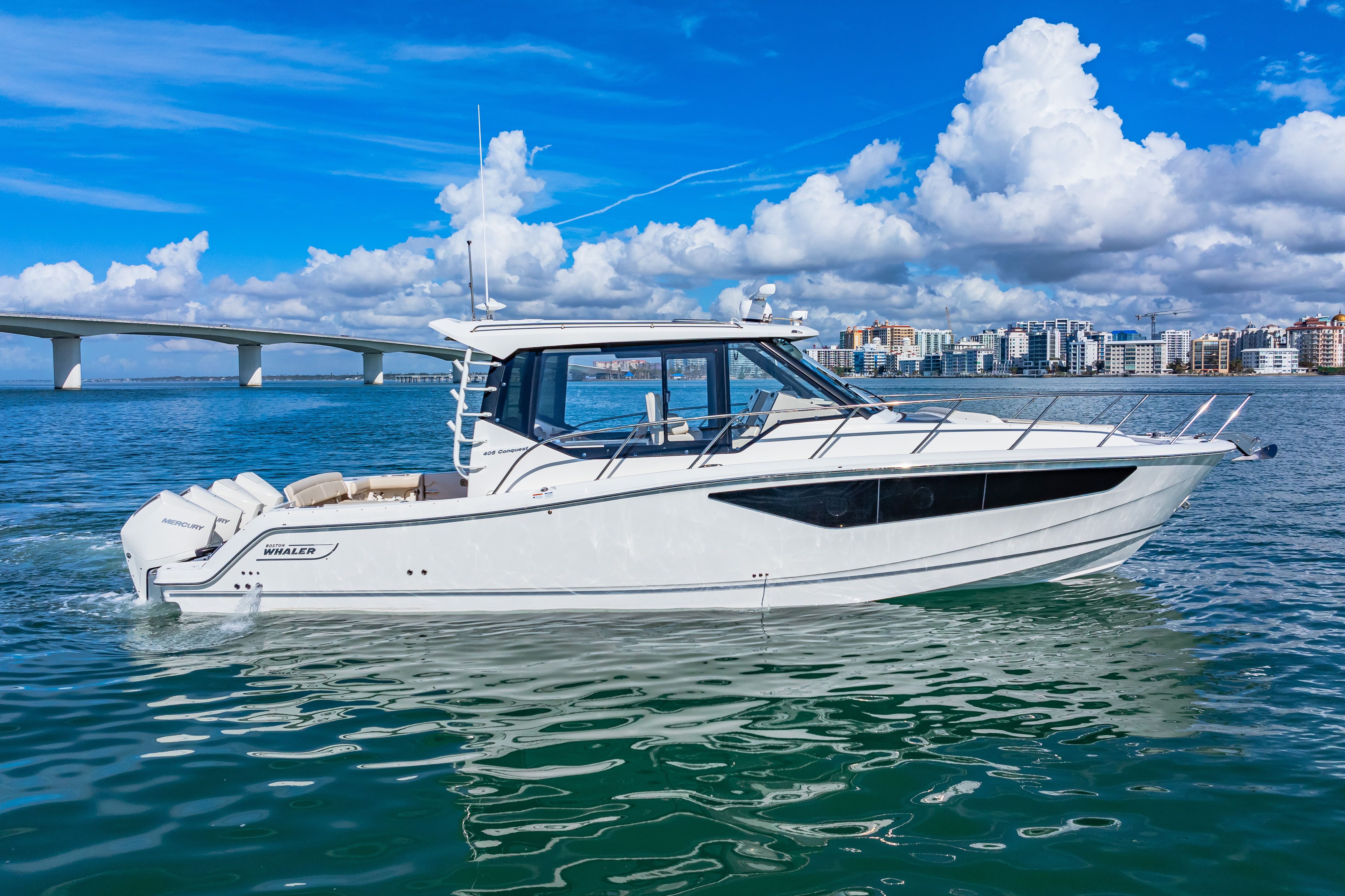 2022 Boston Whaler 405 Conquest