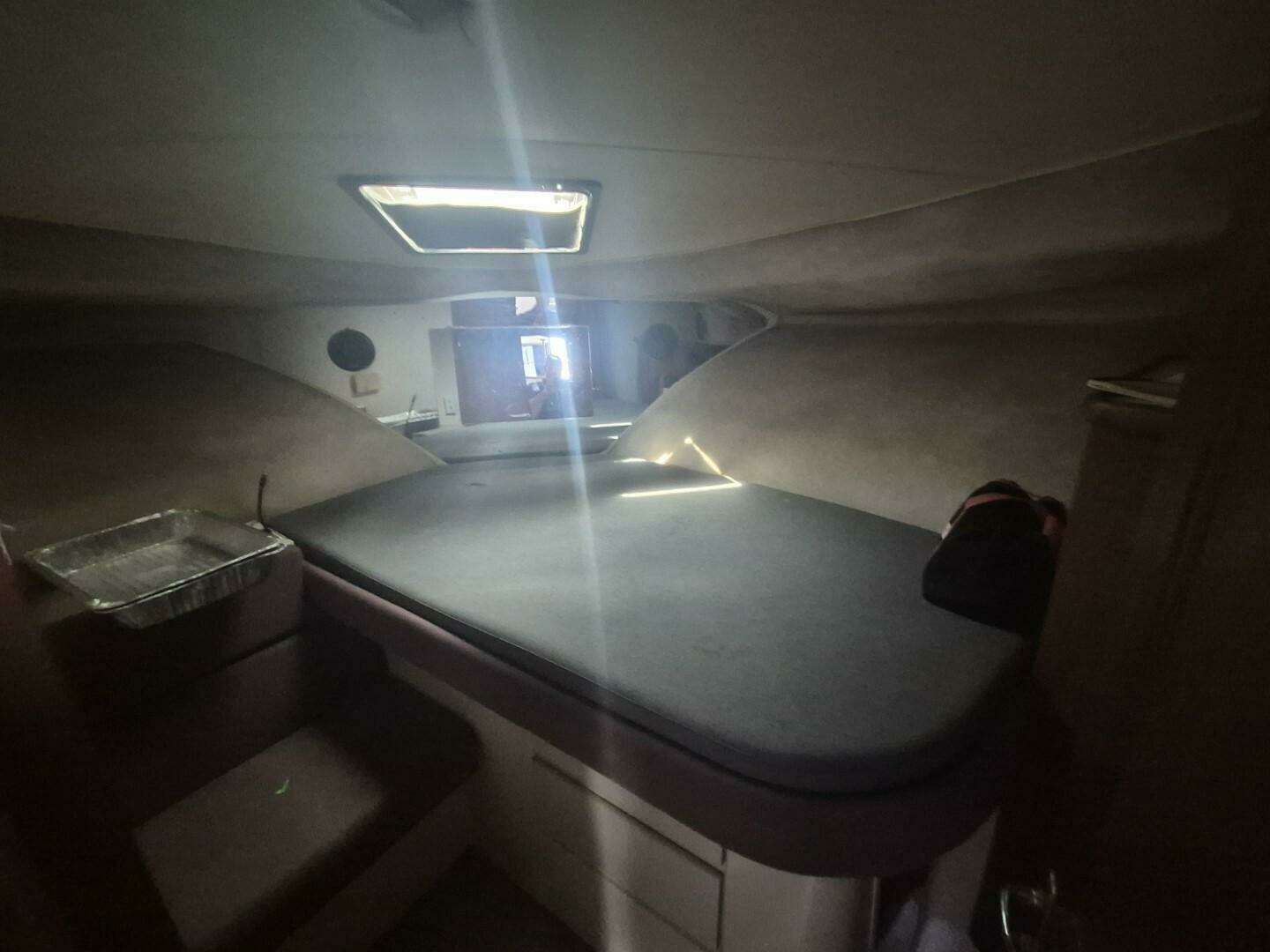 1991 Carver — - Image 28