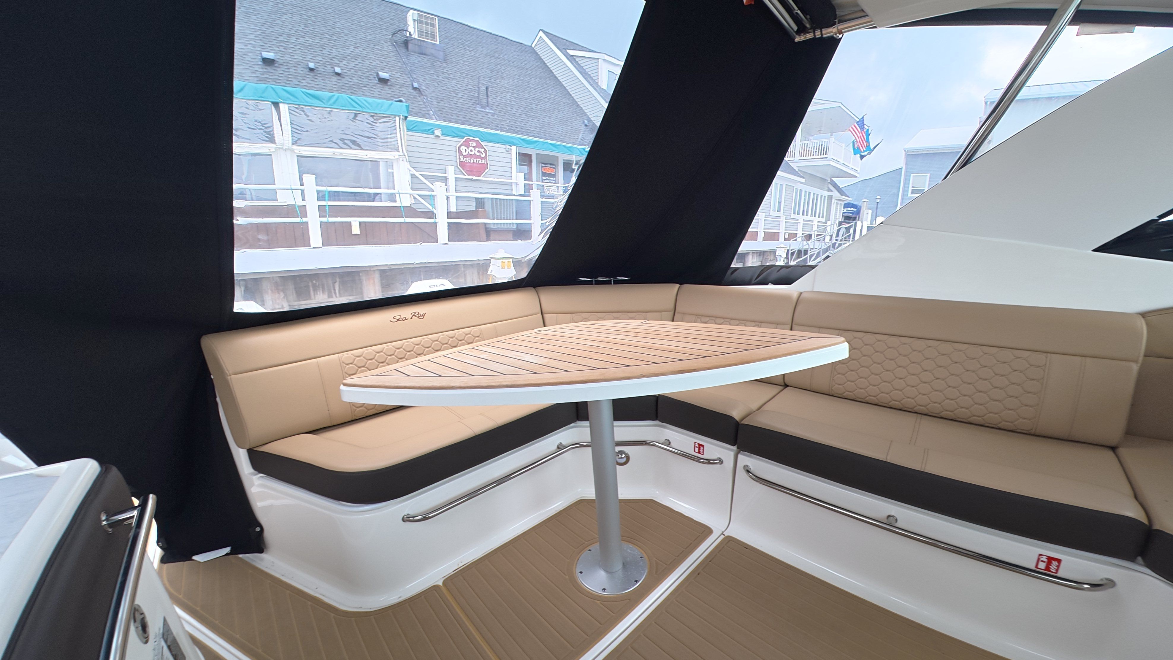 2025 Sea Ray Sundancer 320 Outboard - 8