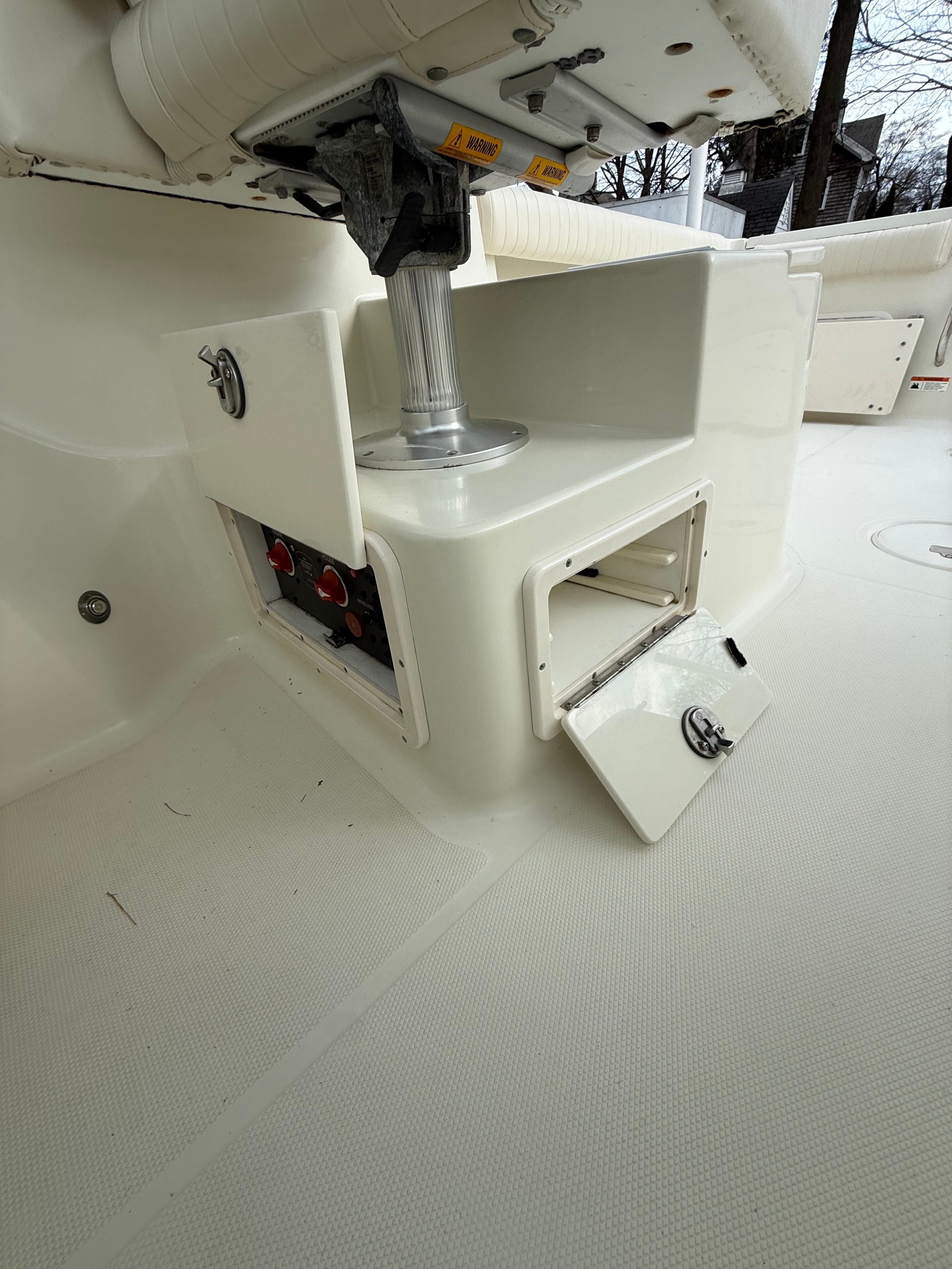2008 Hydra-Sports Vector 2200 VX boat interior with storage compartments.