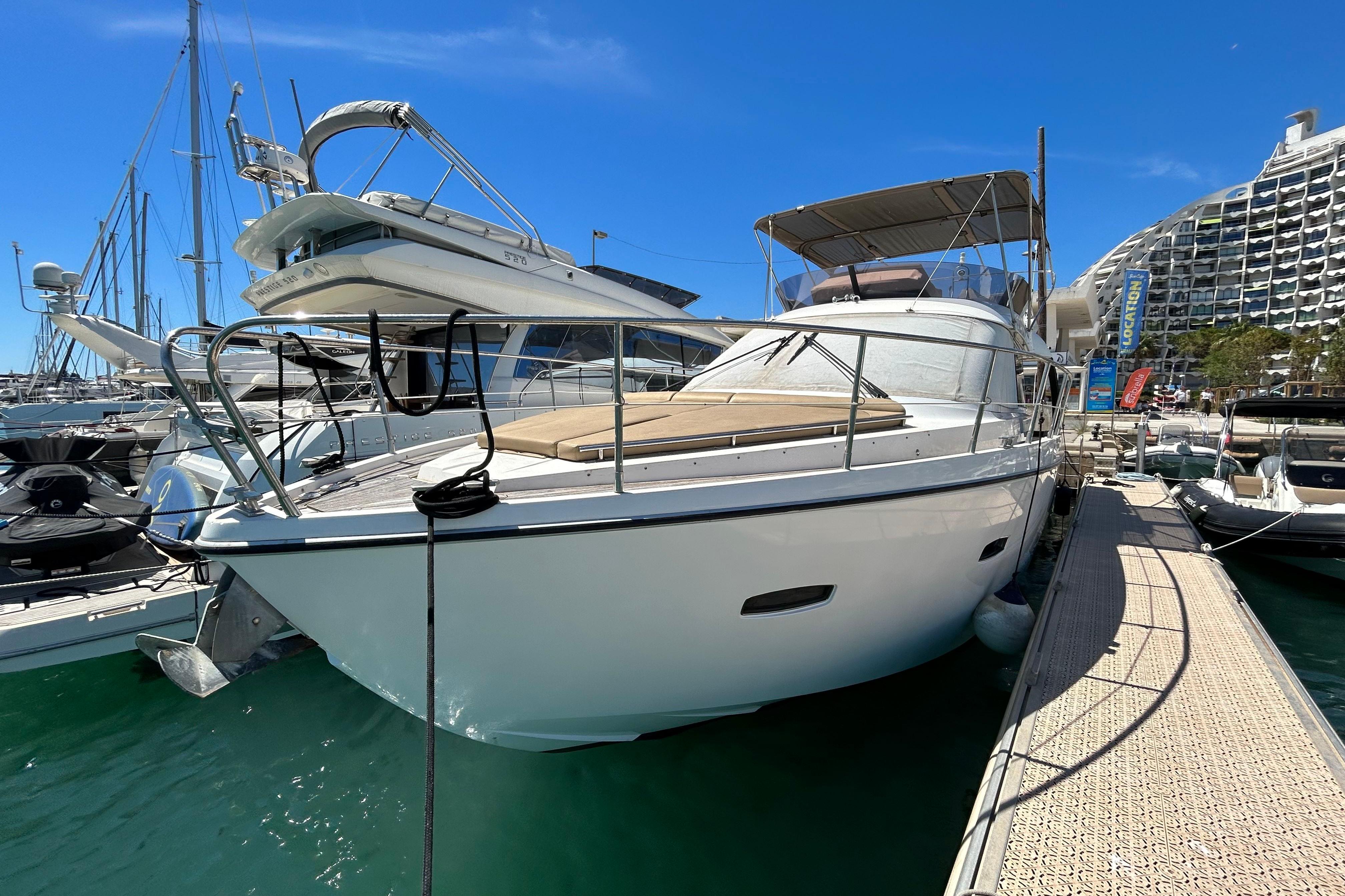 2012 Sealine F42