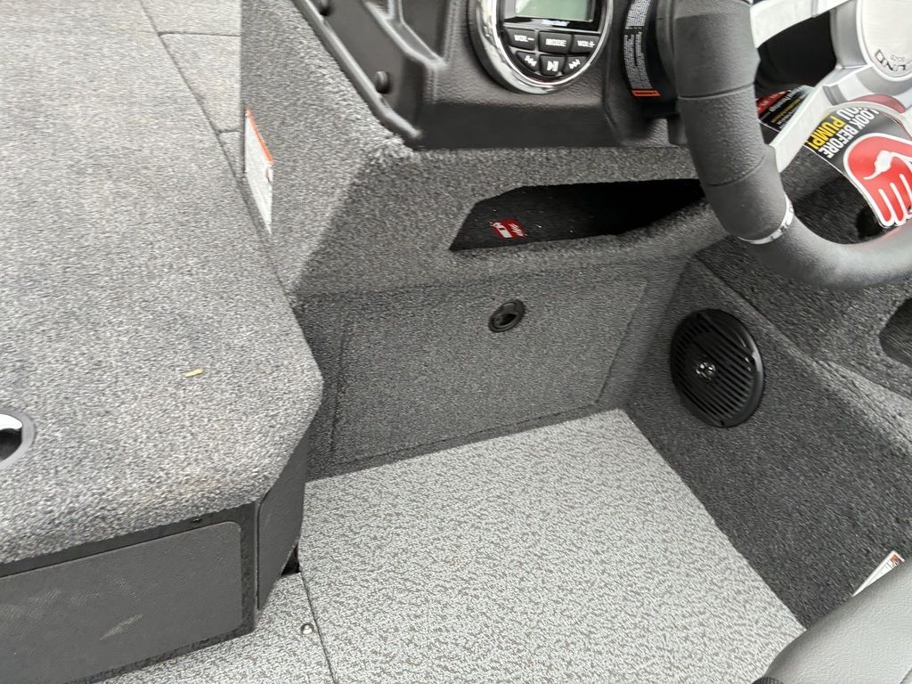 2026 Lund 2075 Impact XS - 27