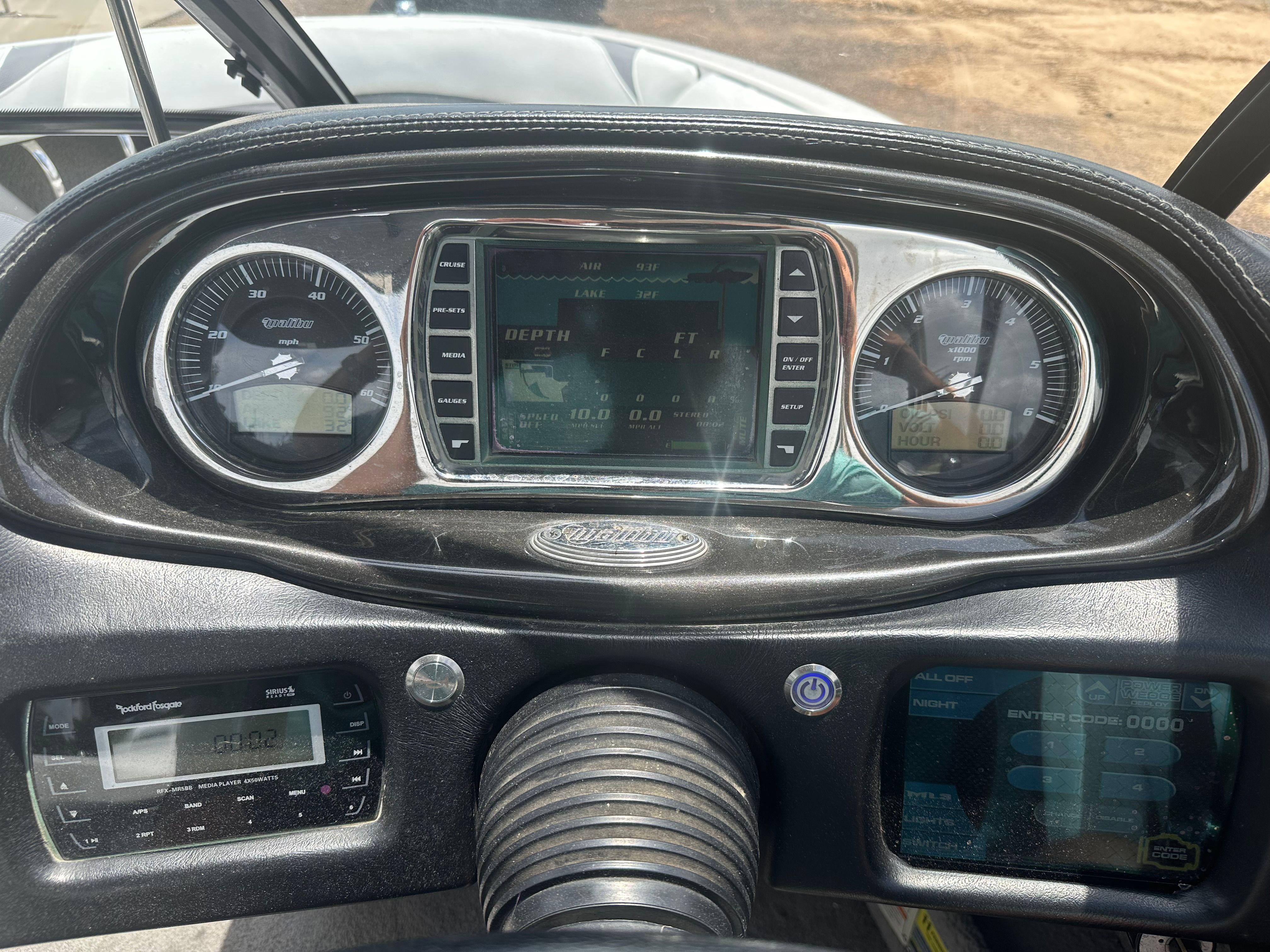 2011 MALIBU 20 VTX - Image 13
