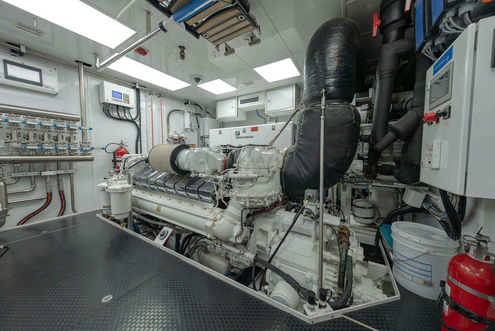 2018 Westport Raised Pilothouse - Image 59