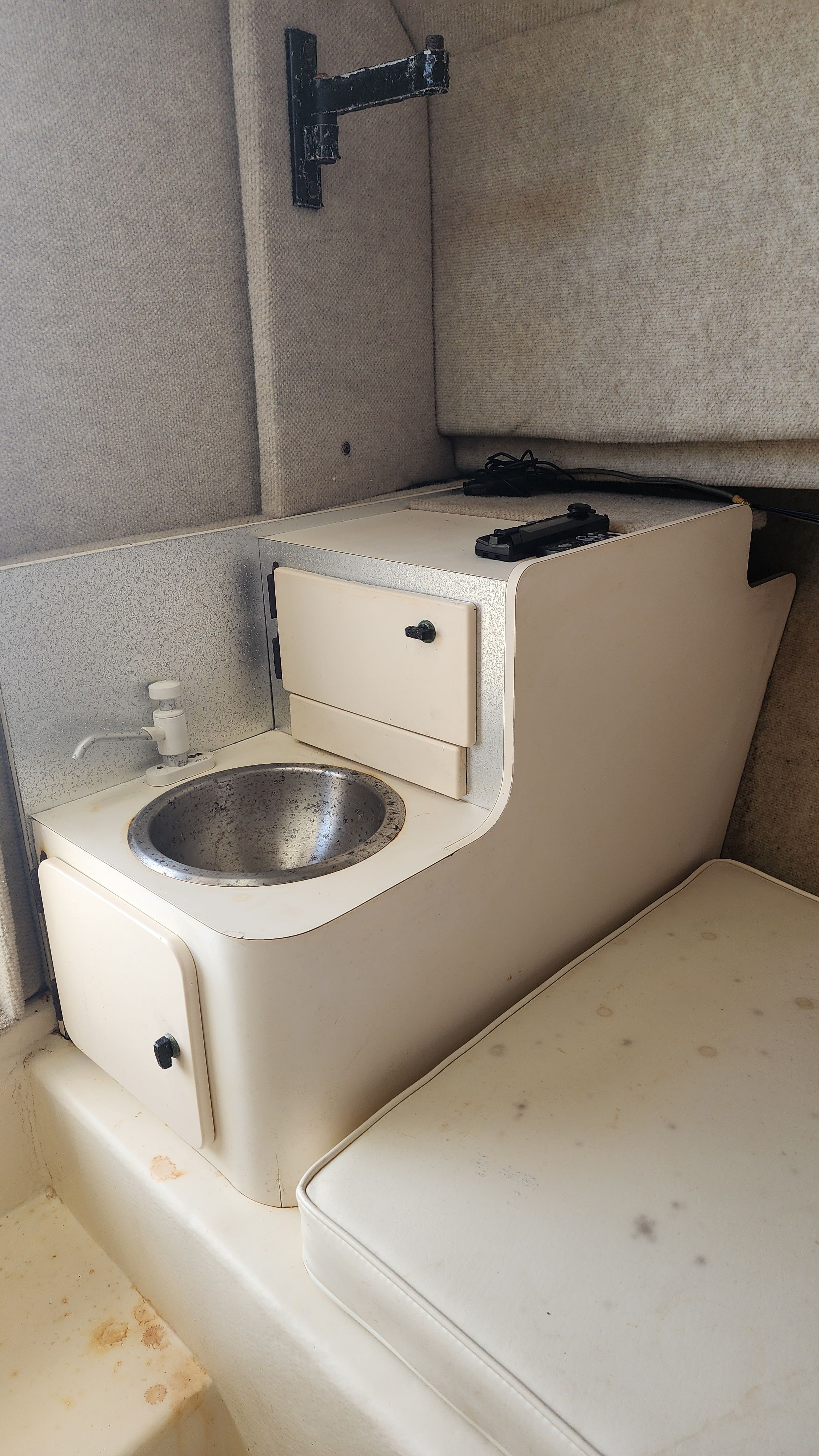 2007 Parker 2510 XL Walkaround - 27