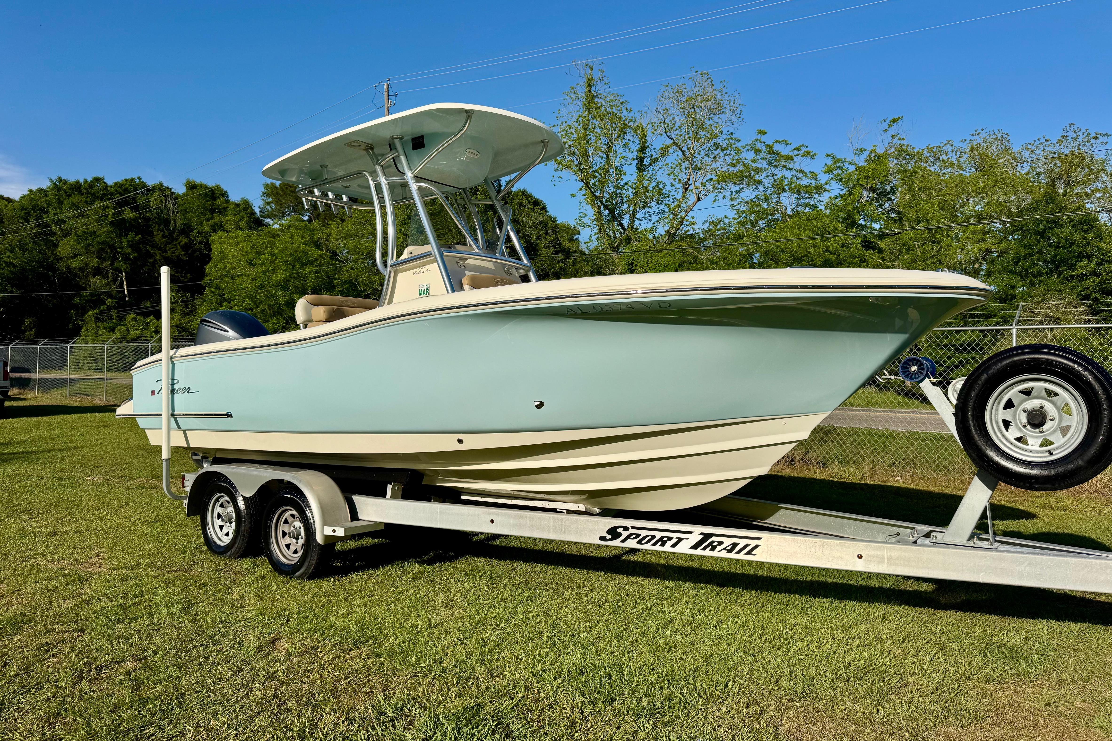 2019 Pioneer 222 Sportfish