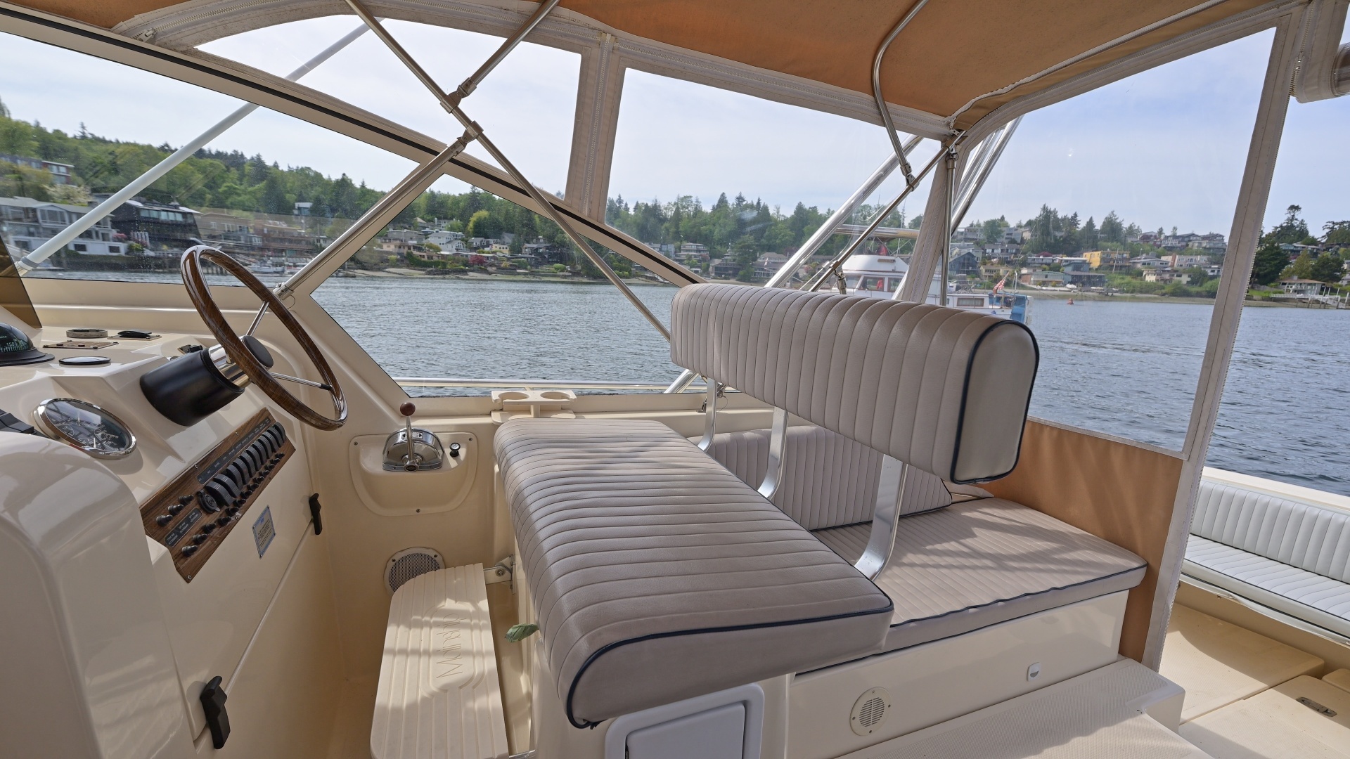 2004 Mainship Pilot 34 - Image 17