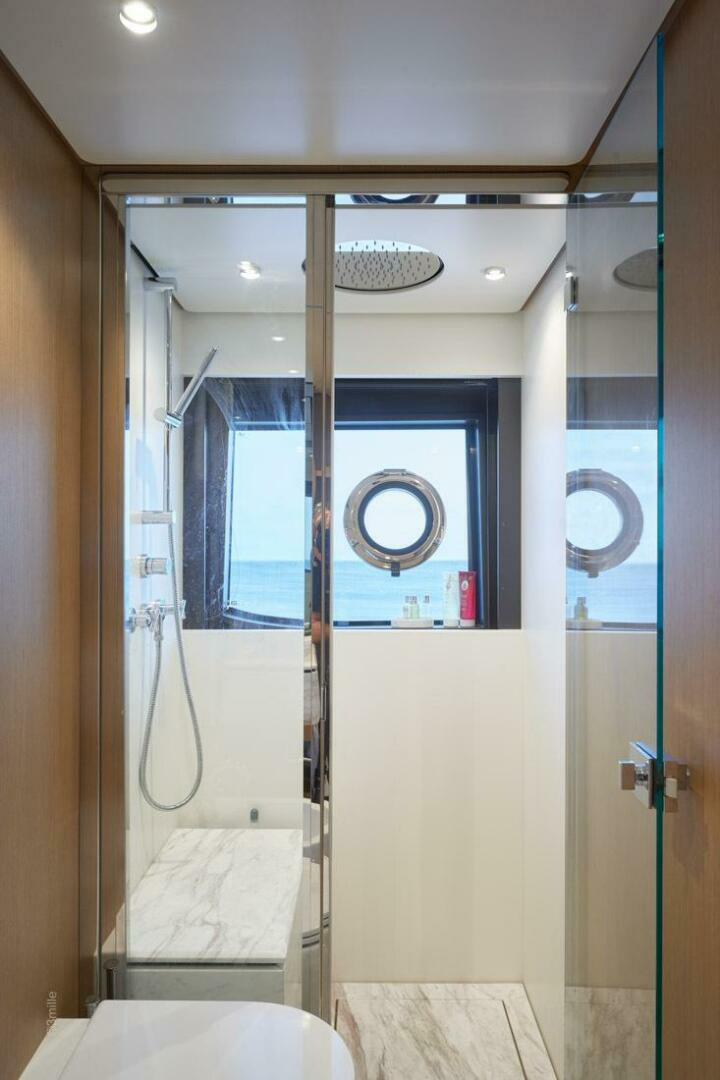 2022 Ferretti Yachts 1000 - Image 15