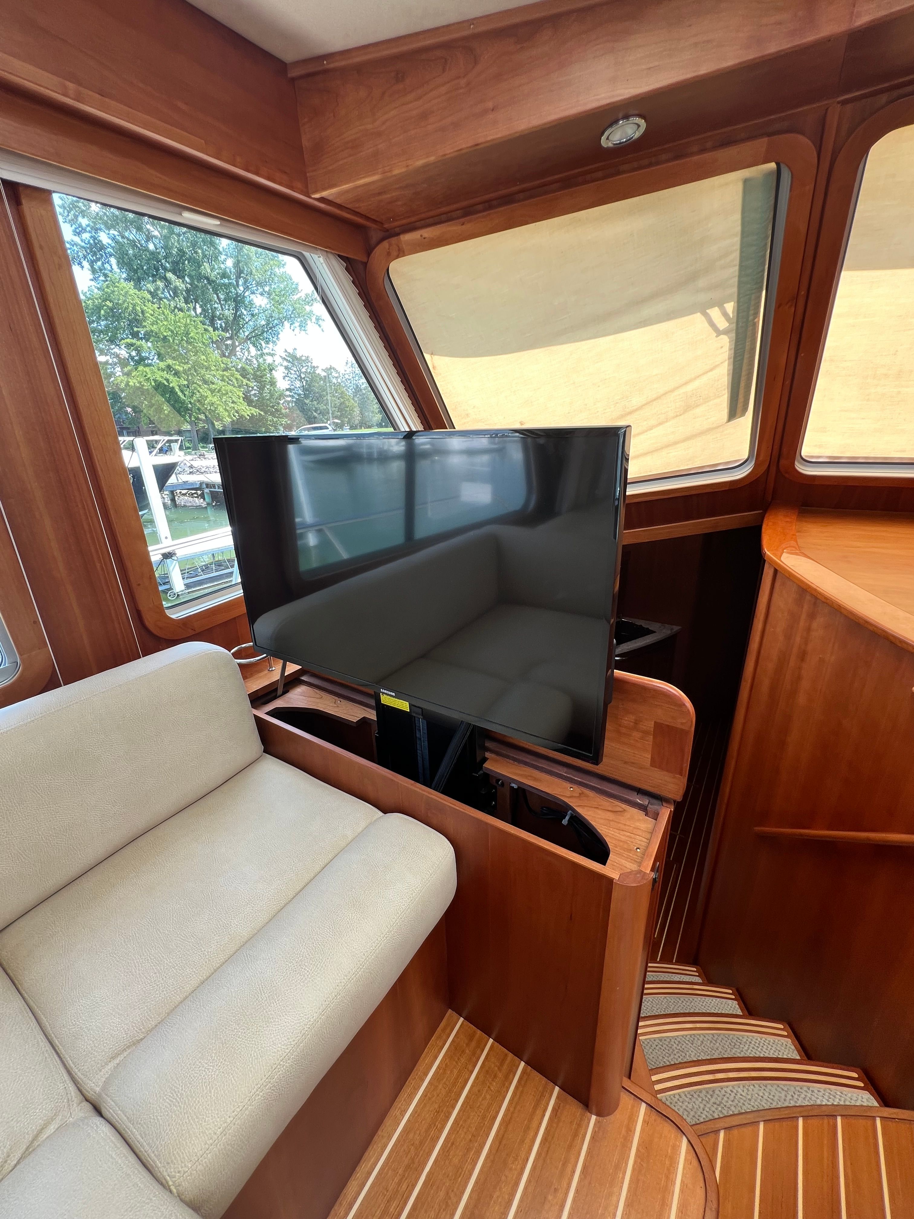 Salon/helm deck /pop up T.V.