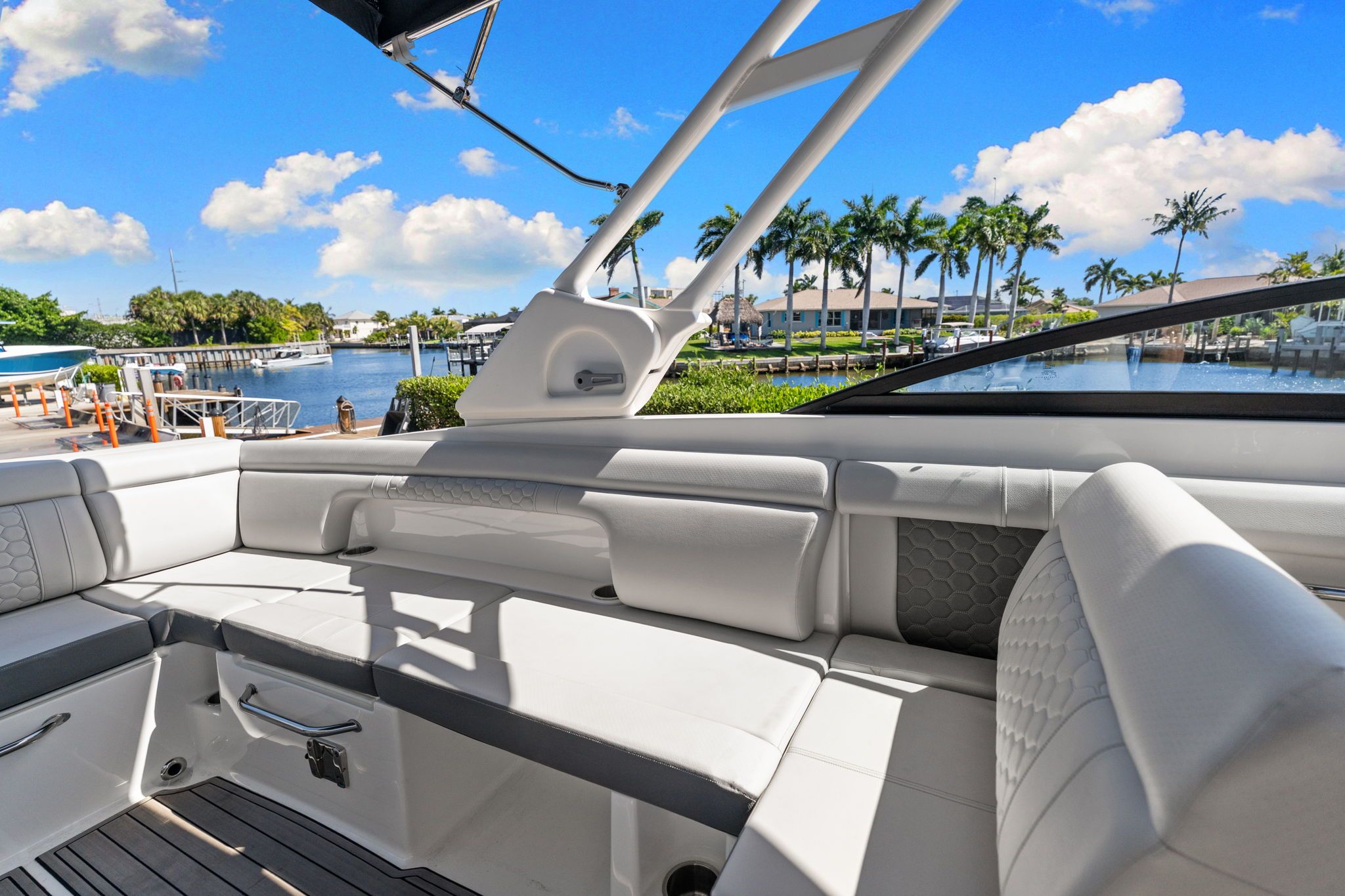 2023 Sea Ray SDX 290 Outboard - 33