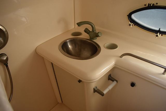 2005 Larson Cabrio 310 - 88