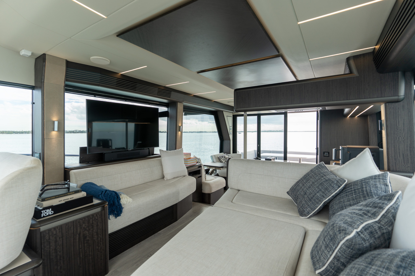 2025 Galeon 560 FLY - Image 33