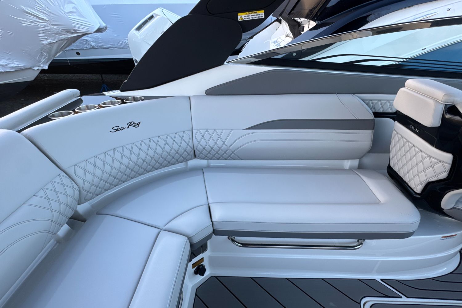 2024 Sea Ray SLX 260 Outboard - 23