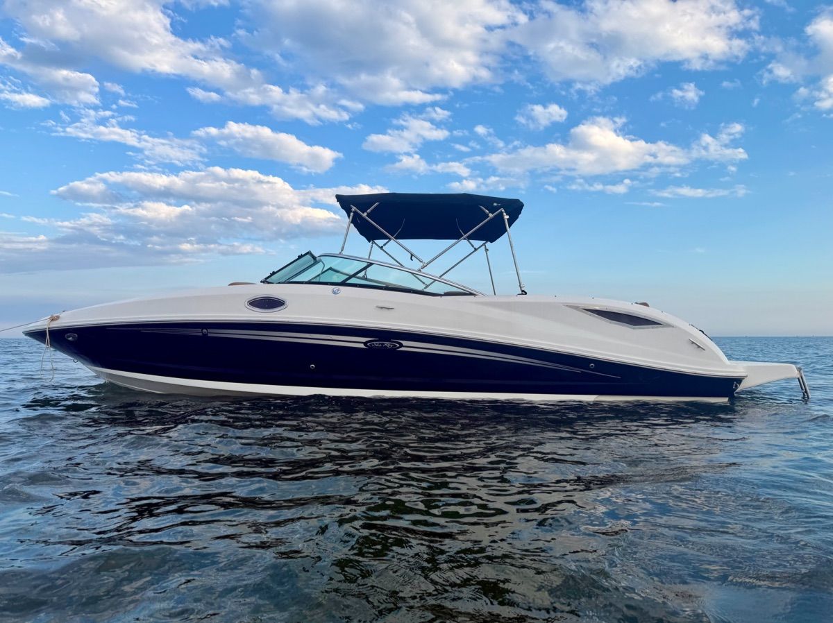 2015 Sea Ray 300 Sundeck