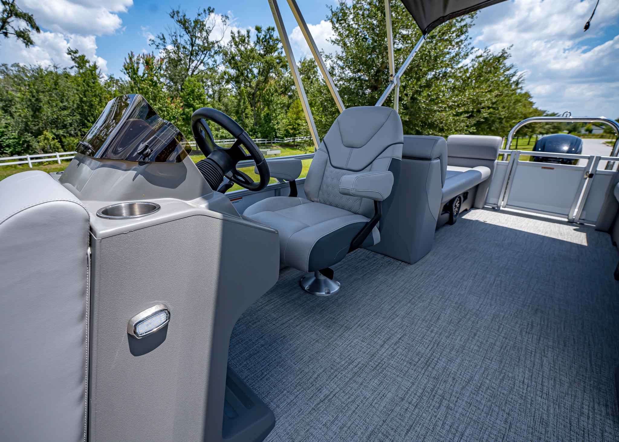 2025 Tahoe Pontoon SLT 23' Quad Lounge - 12