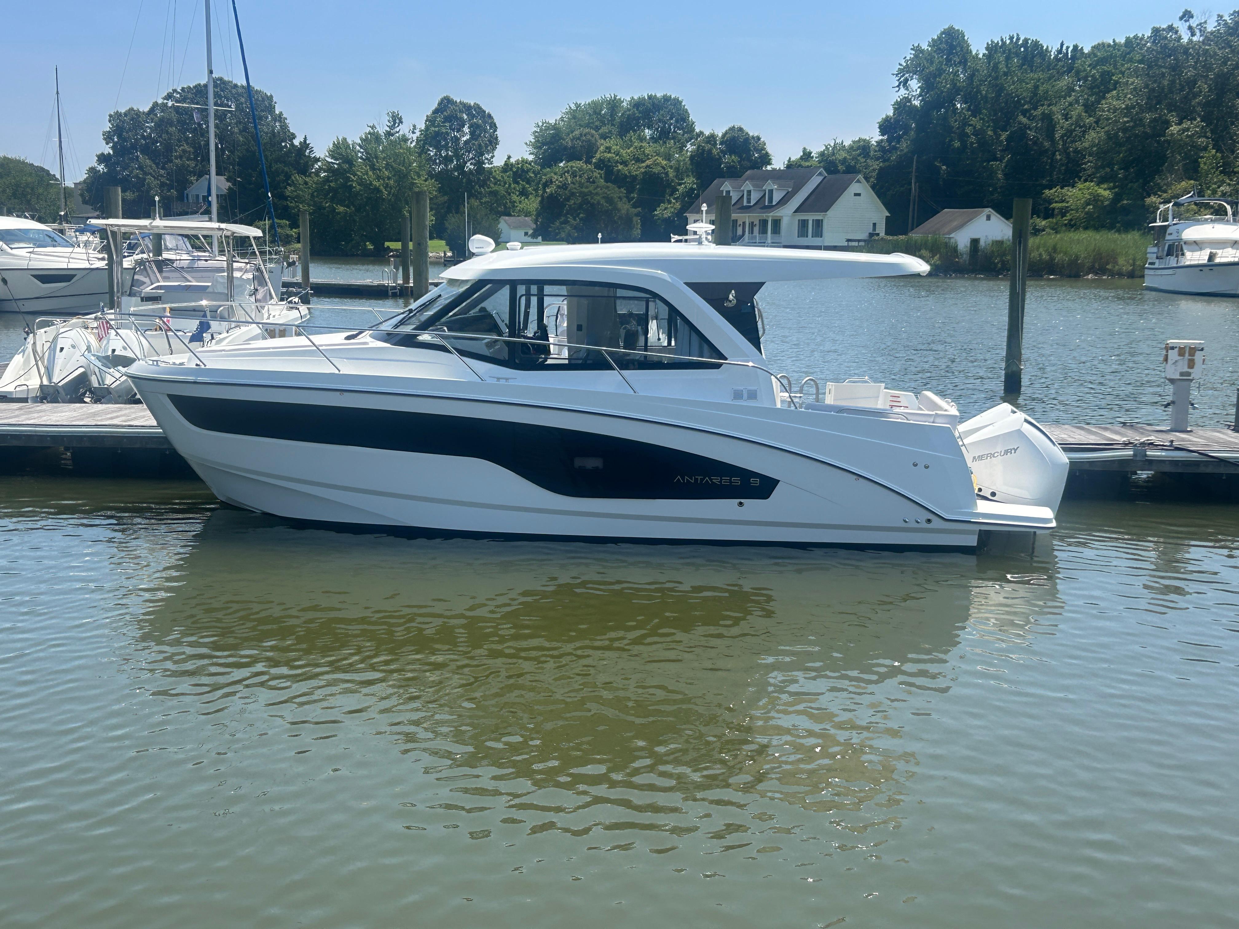 2026 Beneteau Antares 9