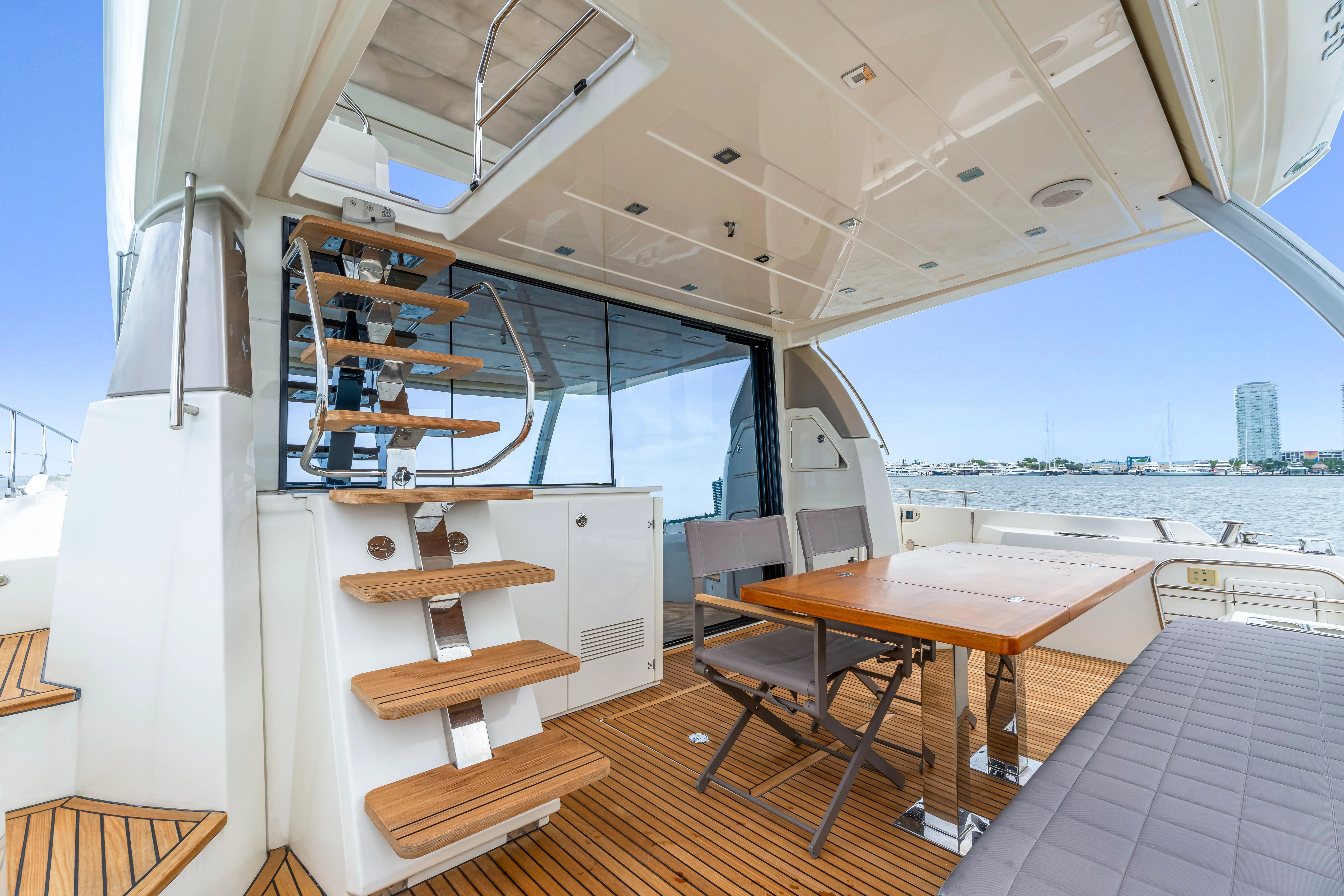 2018 Prestige 630 - Image 14
