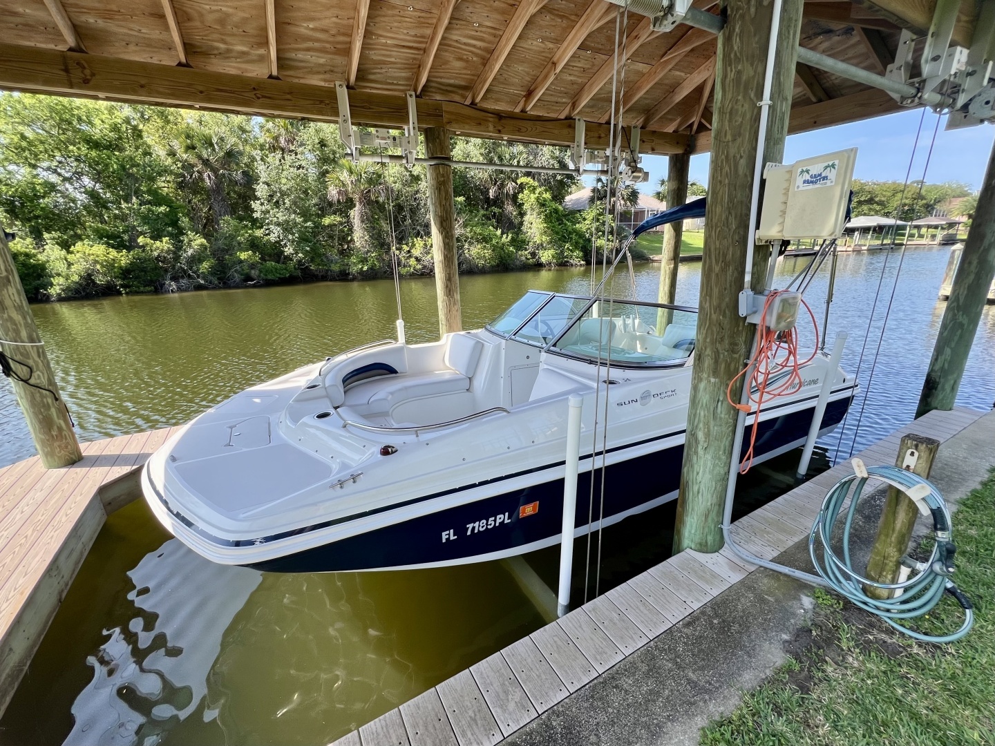 2013 Hurricane SunDeck 187 OB - Image 2