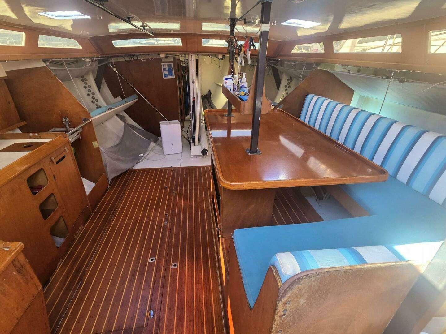 1986 Bill Lee Yachts Inc. Custom - Image 11
