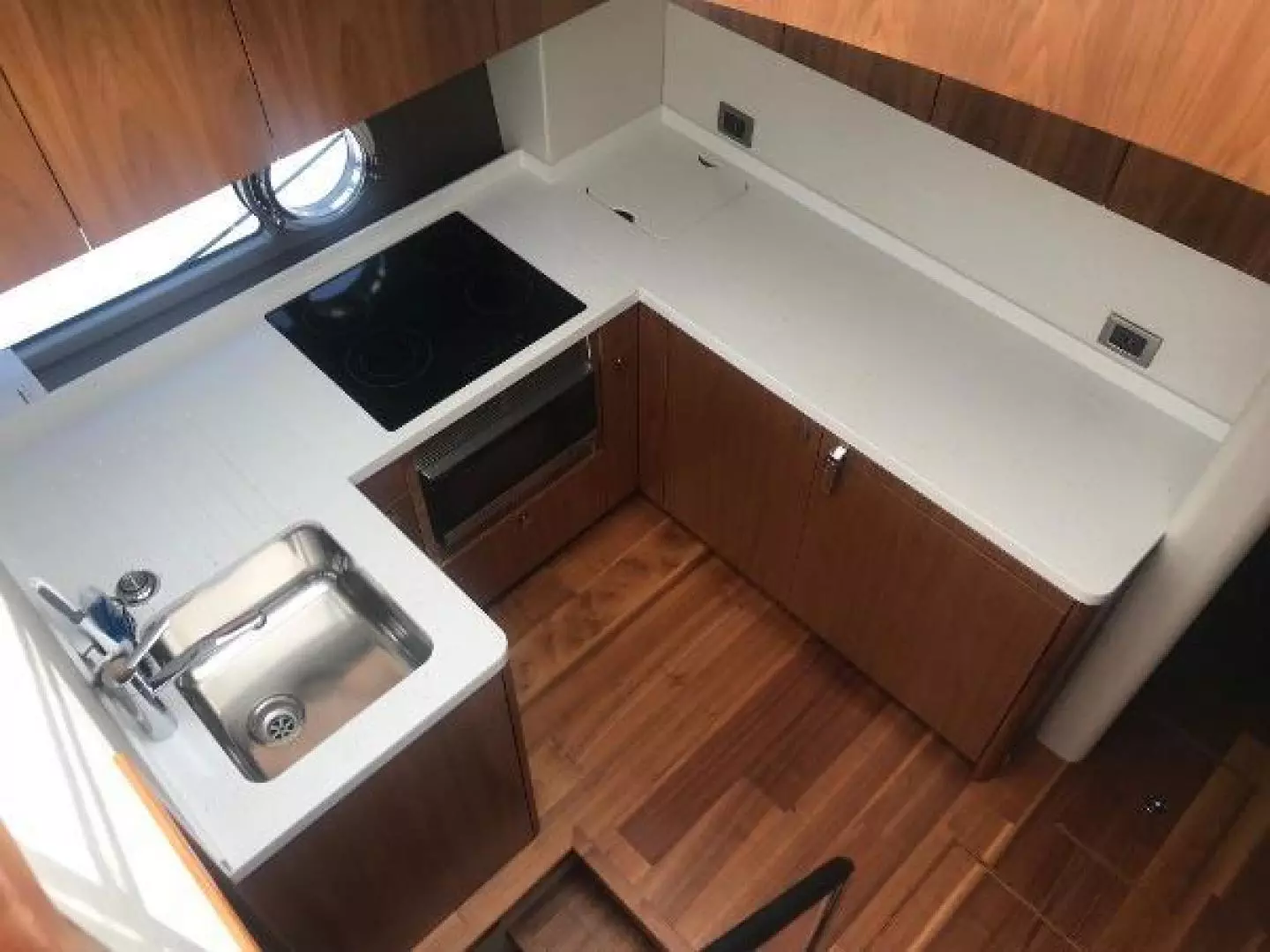 2015 Sunseeker Predator - Image 6
