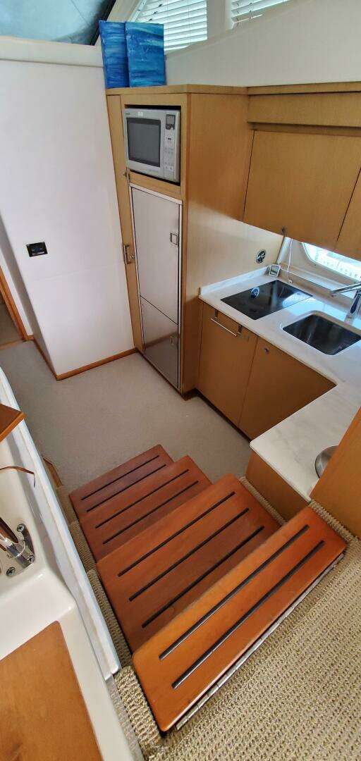 2012 Sea Ray 450 Sedan Bridge - Image 17