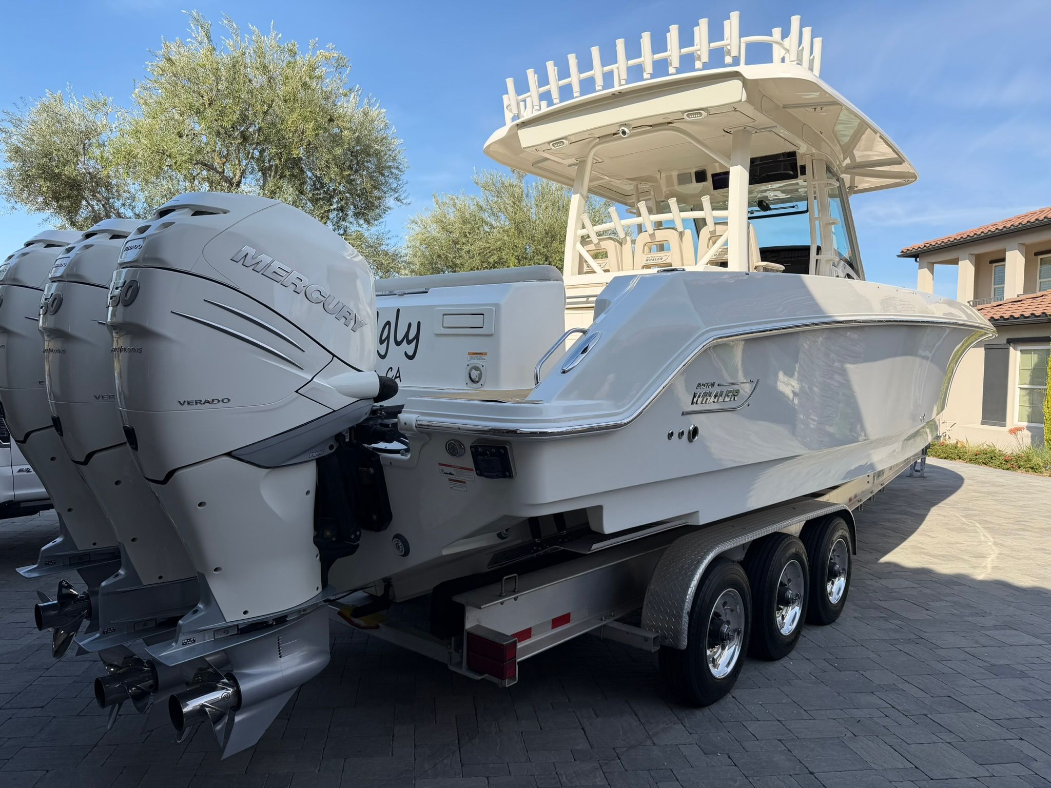 2018 Boston Whaler 380 Outrage - 32