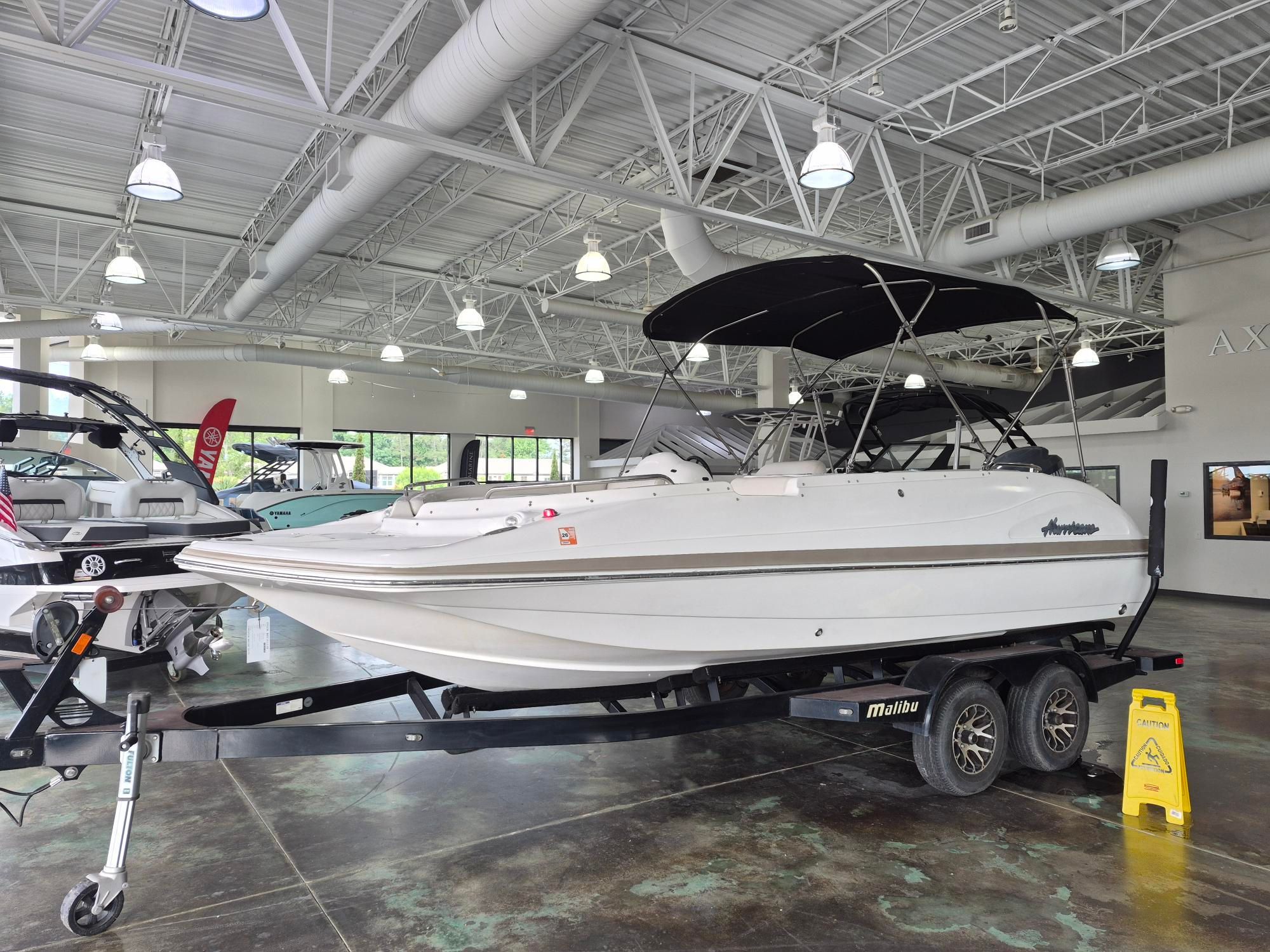 2005 Hurricane SunDeck Sport 201 OB