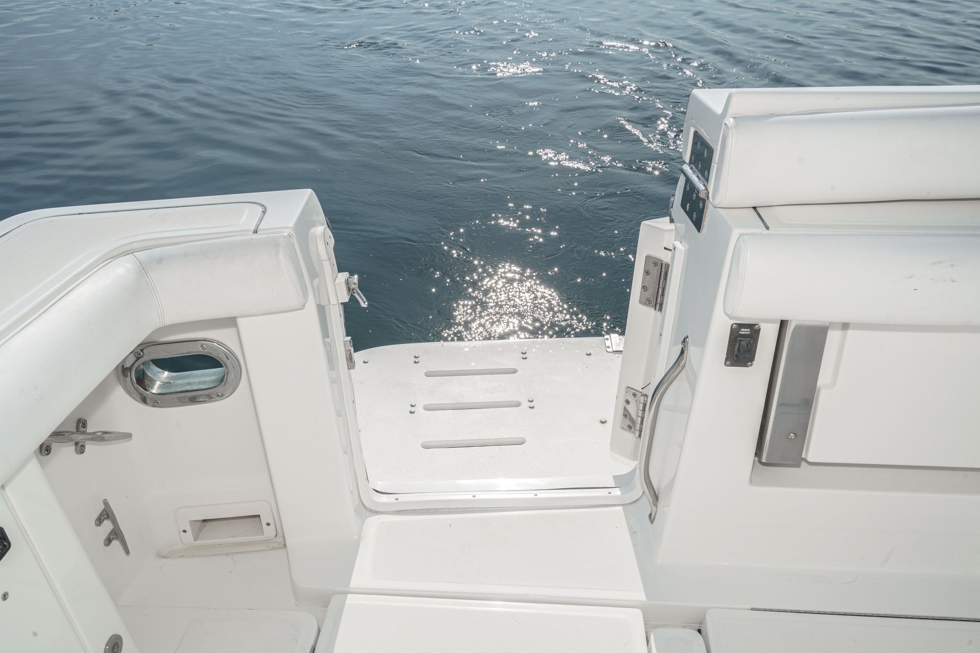 2002 Tiara Yachts 4100 Open - 19