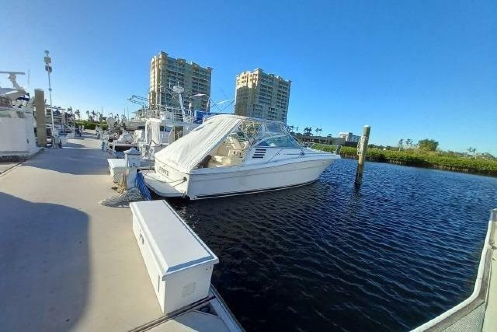 1997 Sea Ray 370 Express Cruiser - Image 77
