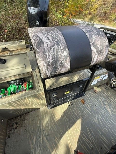 2022 Tracker Grizzly 2072 CC Sportsman - 30
