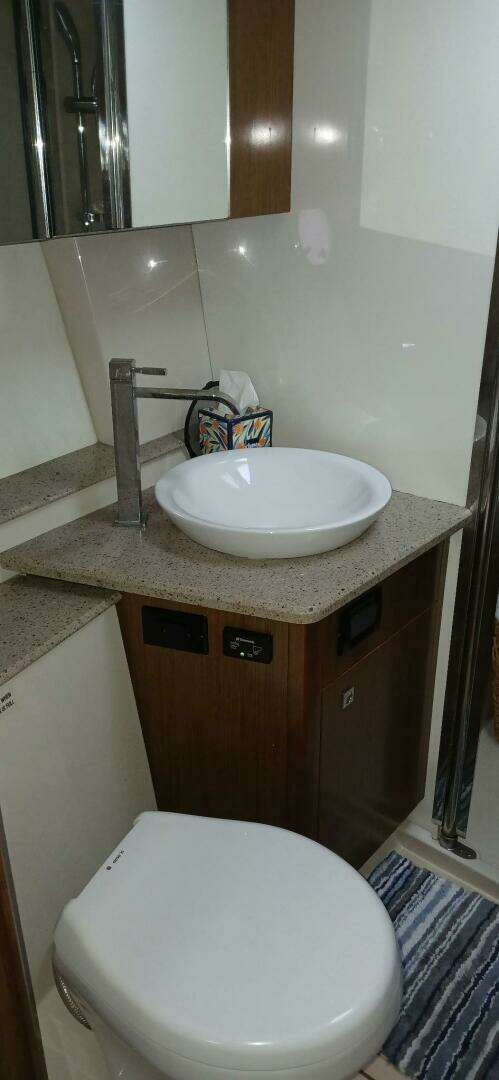 2014 Cruisers Yachts — - Image 13