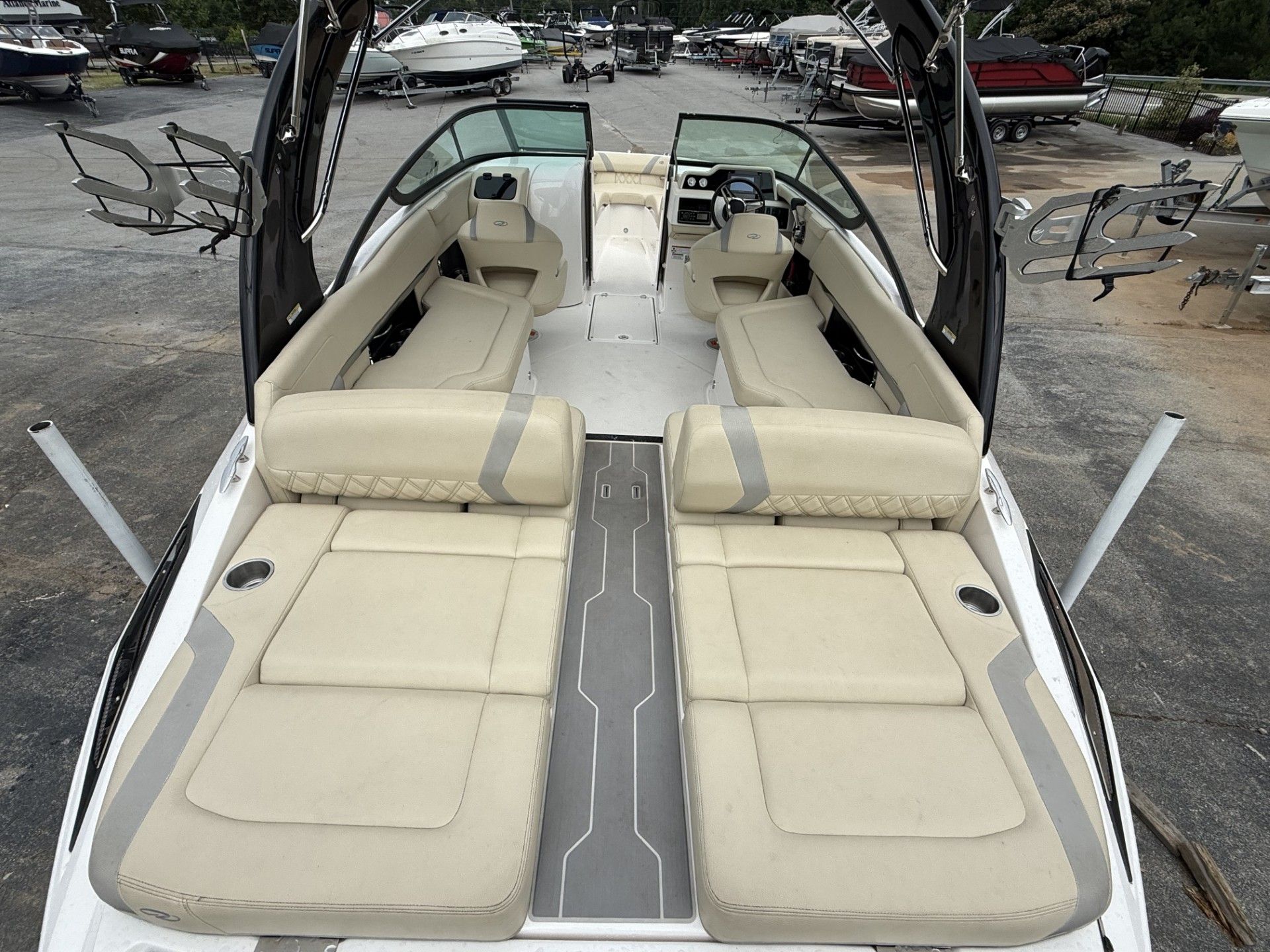 2019 Regal 25 RX Surf - 9