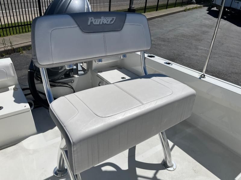 2025 Parker 18SE Center Console - 14