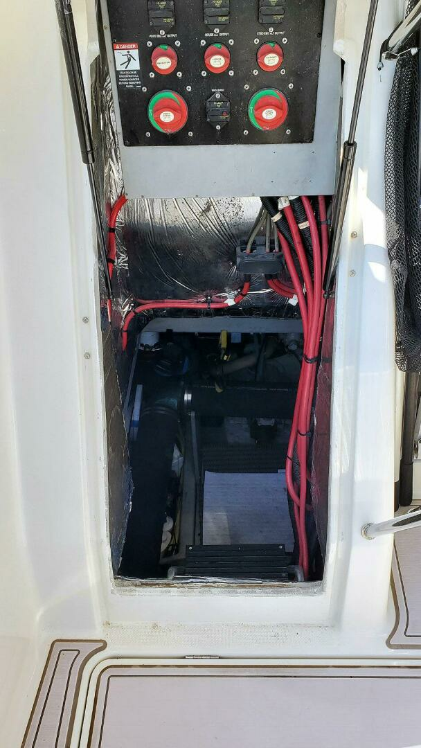 2004 Meridian 411 Sedan Bridge - Image 33