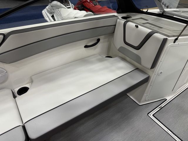 2026 Yamaha Boats AR220 - 9