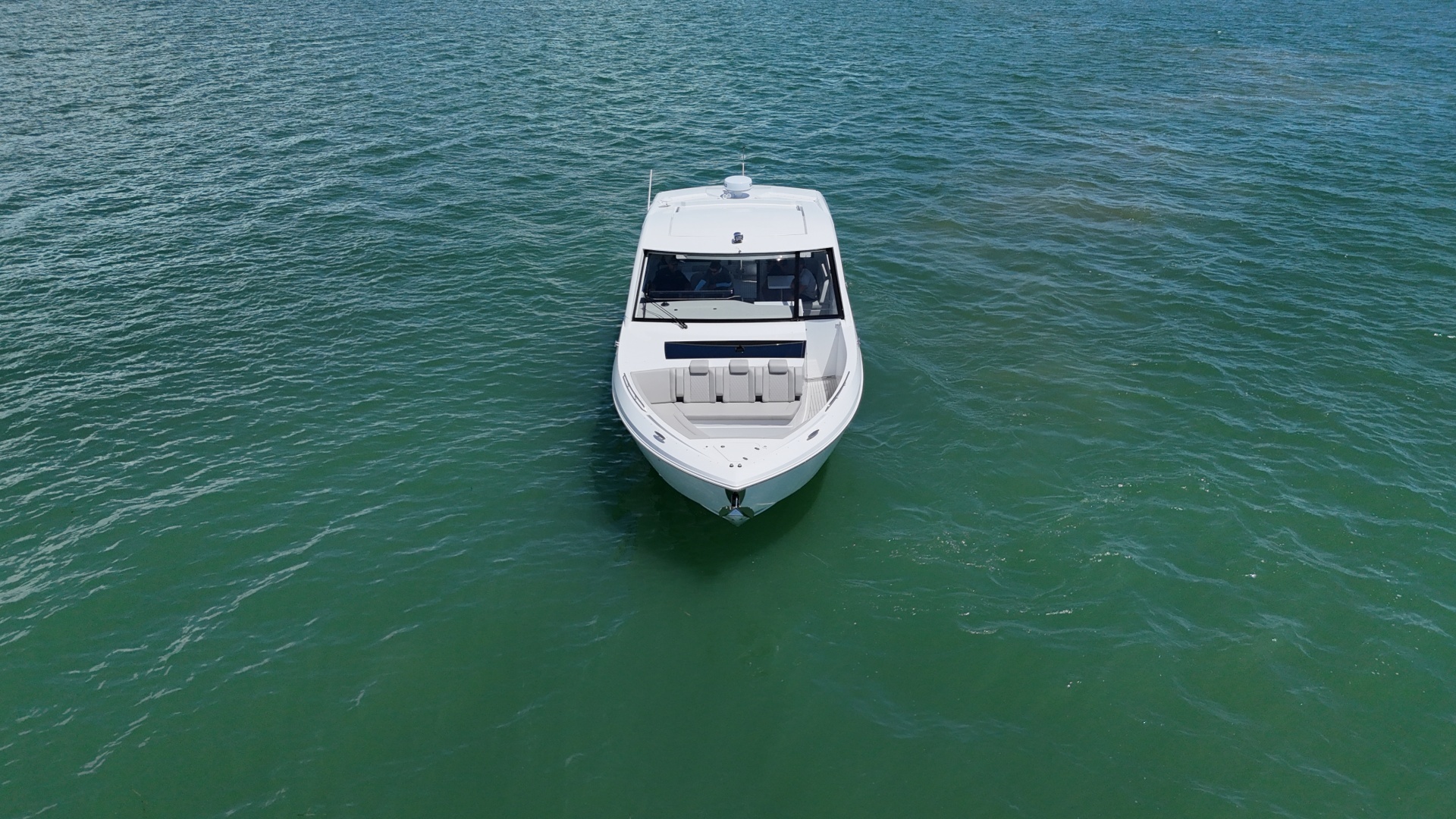 2026 Cruisers Yachts 50GLS OB - Image 23