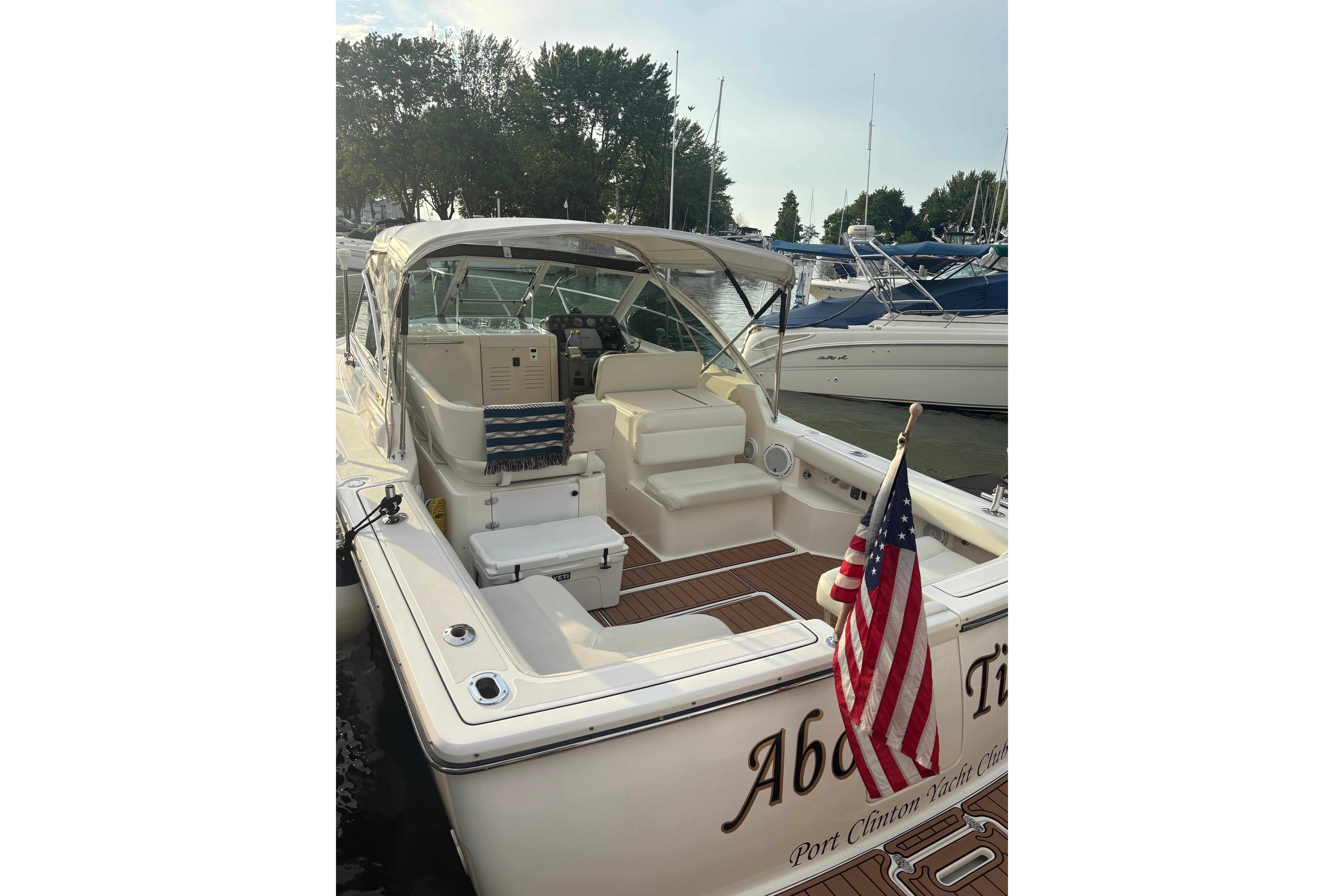 1999 Tiara Yachts 2900 Coronet