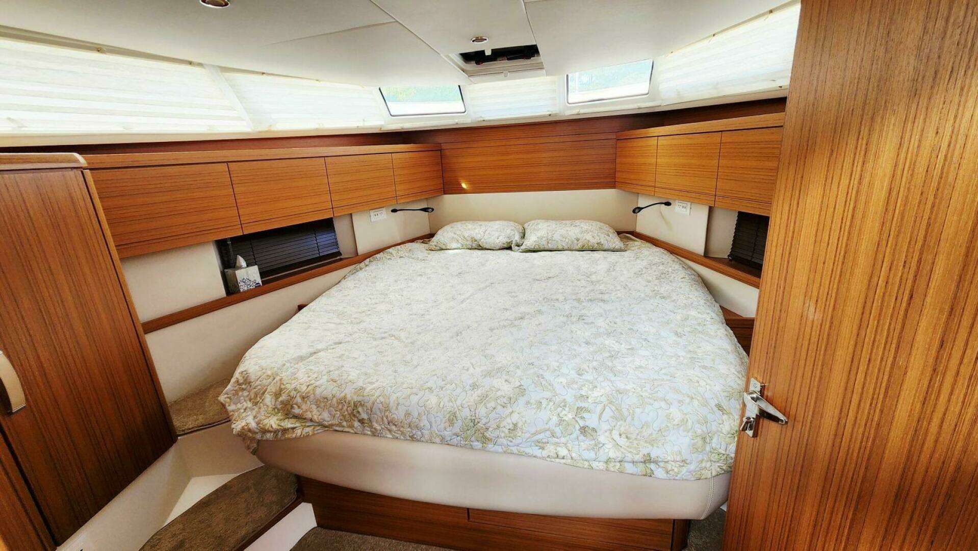 2022 Greenline 40 Hybrid - Image 46
