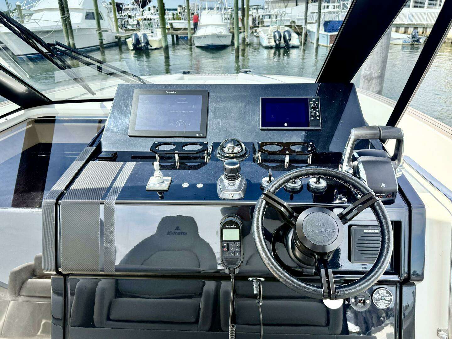 2023 Astondoa 377 Coupe Outboard - Image 25