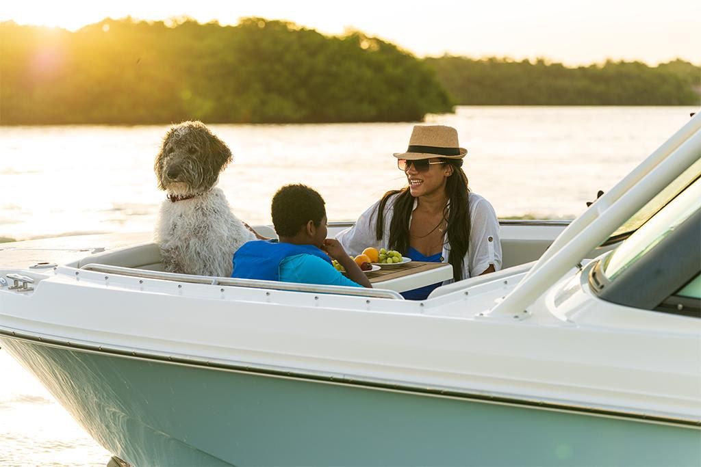 2023-Boston-Whaler-240-Vantage-MarineMax