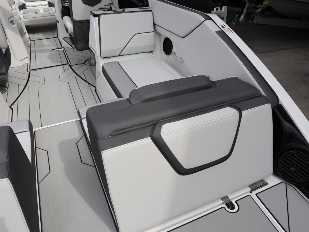 2025 Yamaha Boats 252XE - 14