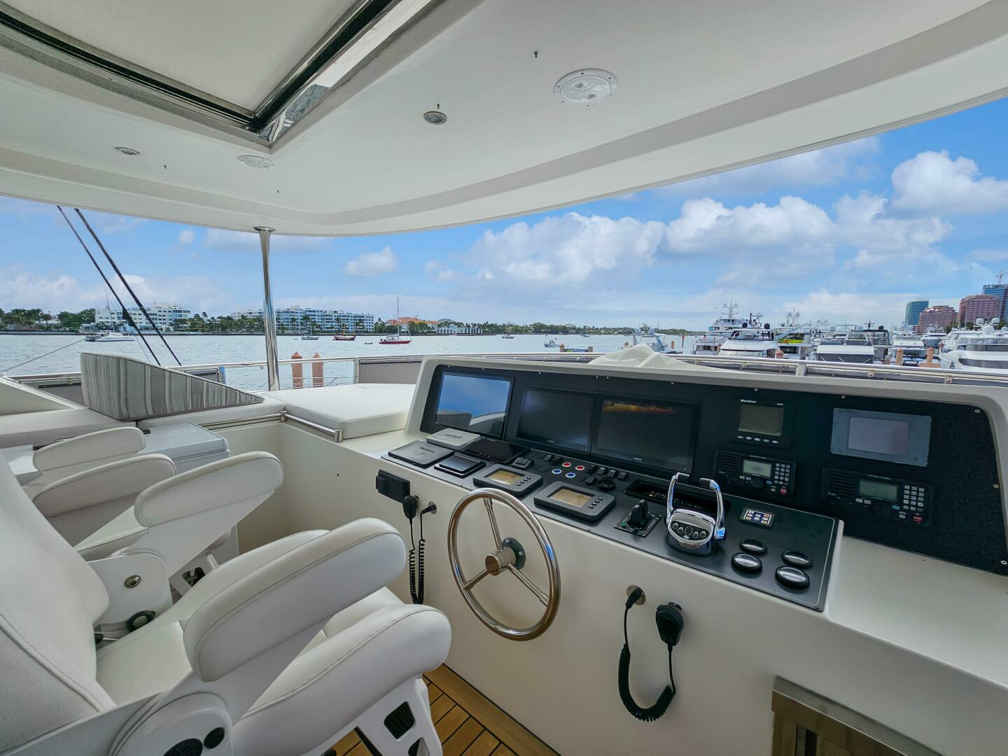 2010 Ocean Alexander 83 - Image 26