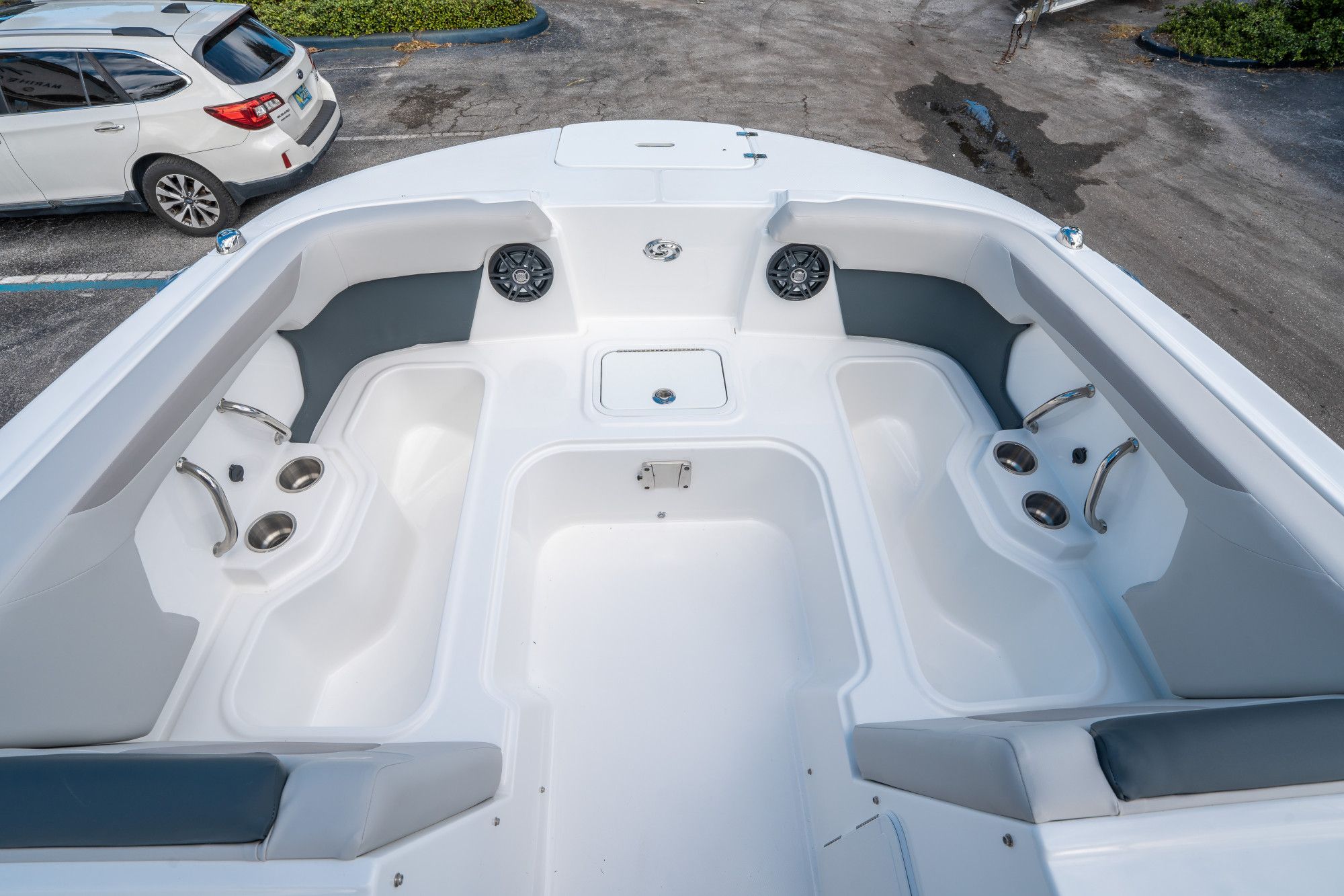2026 Hurricane SunDeck 2050 OB - 20