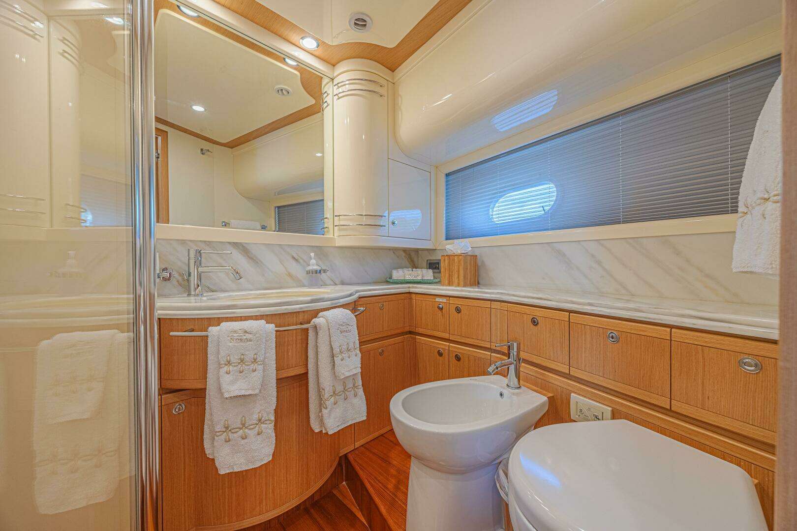 2011 Ferretti Yachts 830 - Image 70