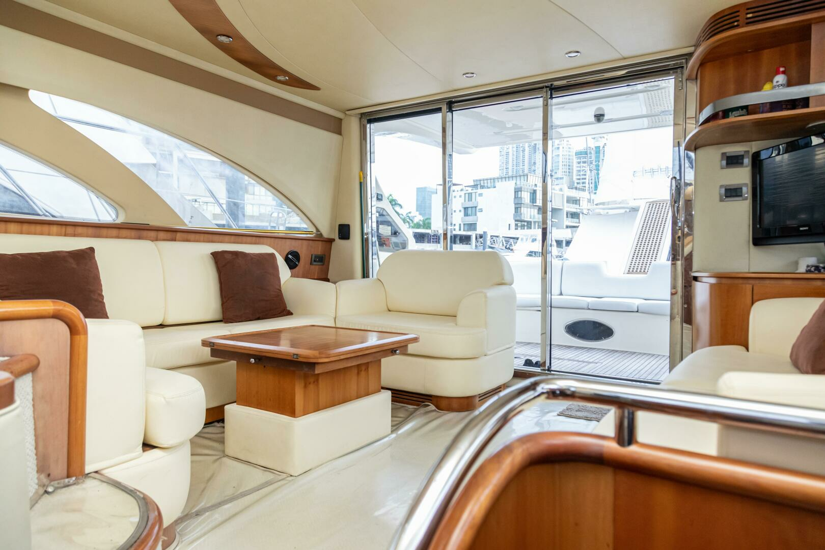 2009 Azimut Flybridge - Image 11